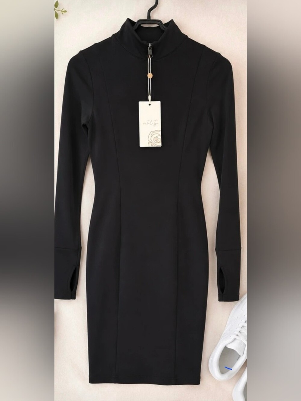 Women’s Black Zip-Front Long Sleeve Bodycon Dress Size medium